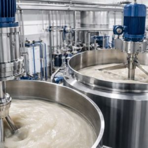 Agitadores y mezcladores industriales: cuándo conviene usarlos juntos en un mismo proceso